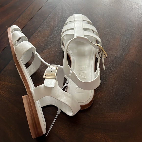 Deltan
Abbey Leather Fisherman Flats - Picture 13 of 16